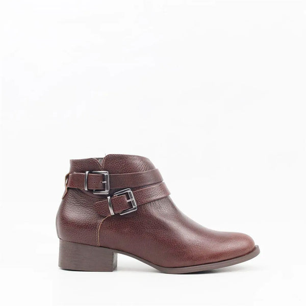 Bota Cano Baixo Couro Fivela